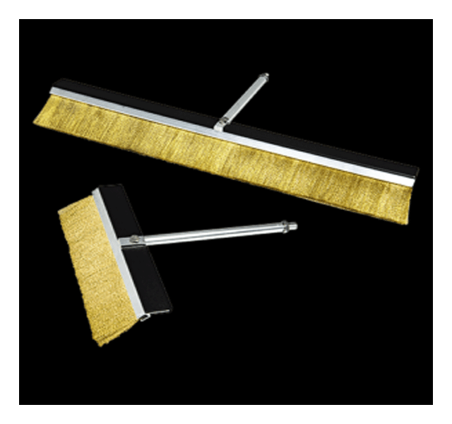 Broad Holiday Brush