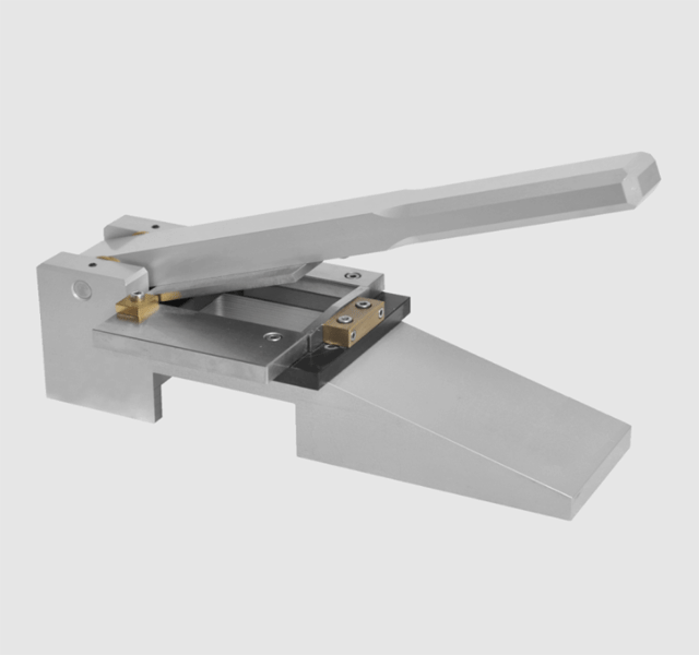 PRECISION SAMPLE CUTTER